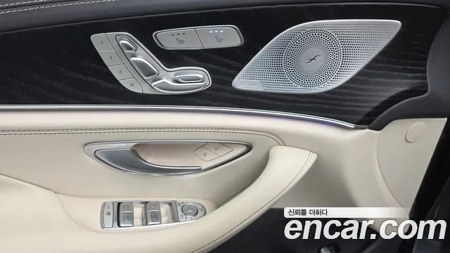 Mercedes-Benz CLS-Class — Фото автомобиля 25