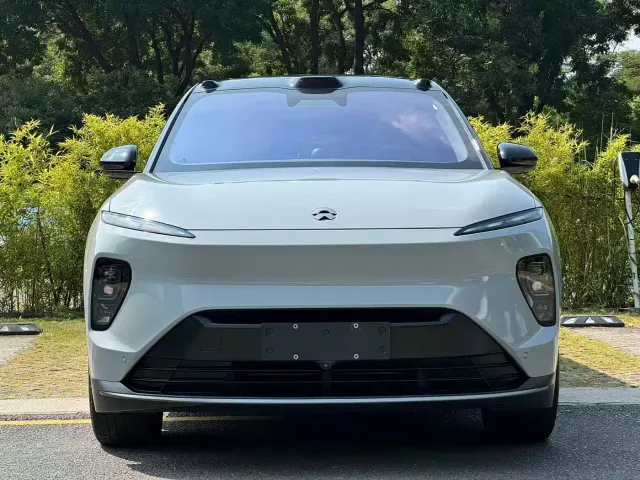Nio ES8 — Фото автомобиля 2