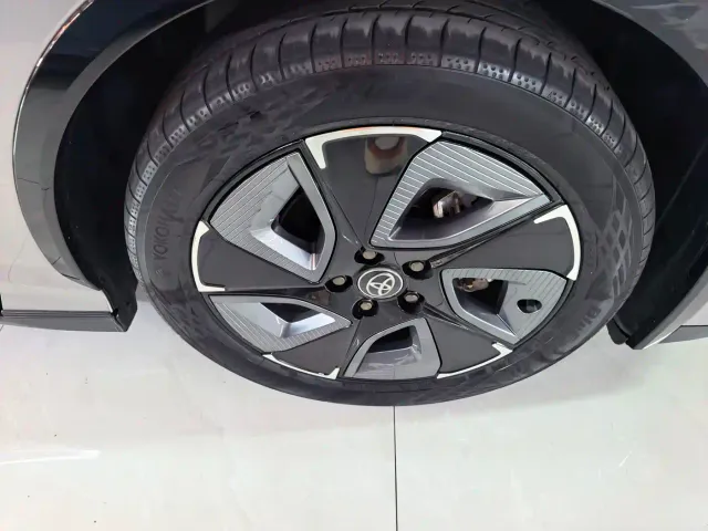 Toyota bZ3 — Фото автомобиля 13