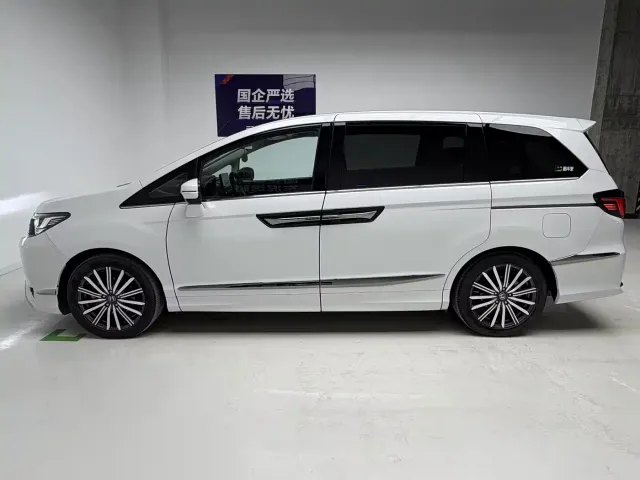 Honda Elysion — Фото автомобиля 9