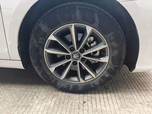BYD Qin PLUS — Фото автомобиля 25