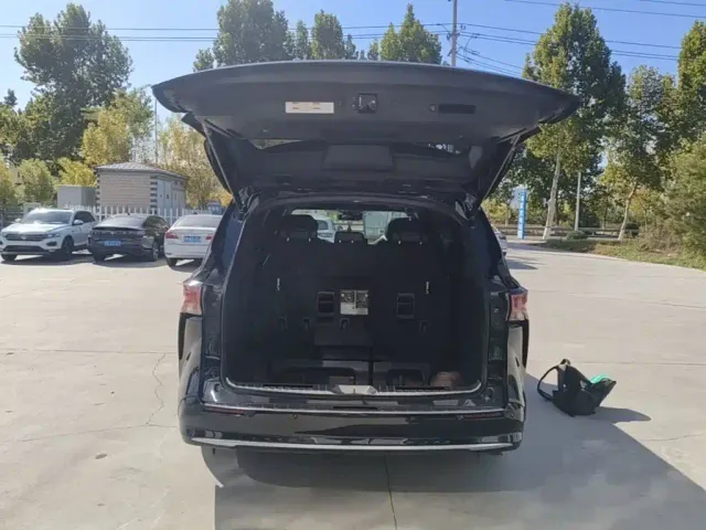 Toyota Sienna — Фото автомобиля 18