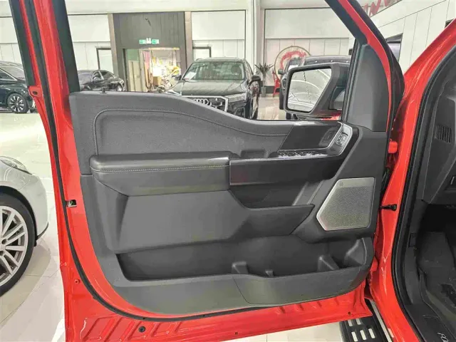 Ford F-150 Raptor — Фото автомобиля 6