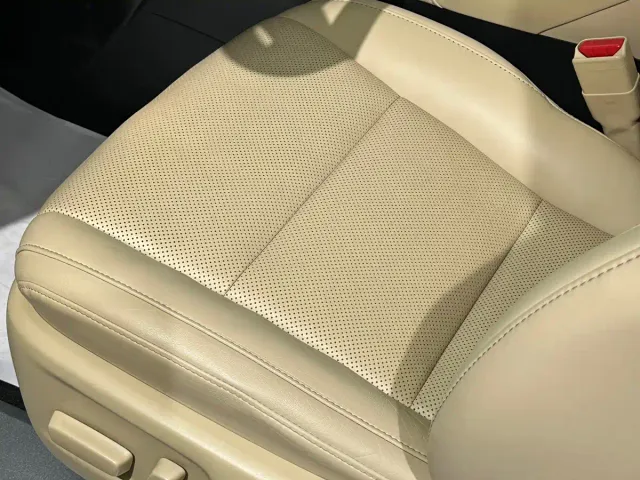 Toyota Alphard — Фото автомобиля 12