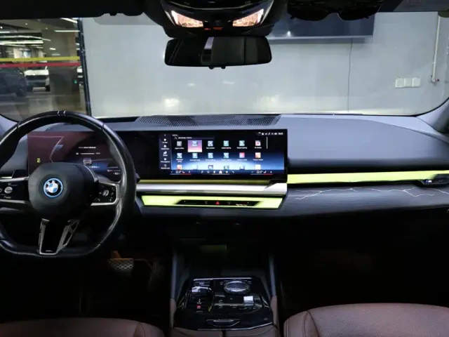 BMW i5 — Фото автомобиля 19