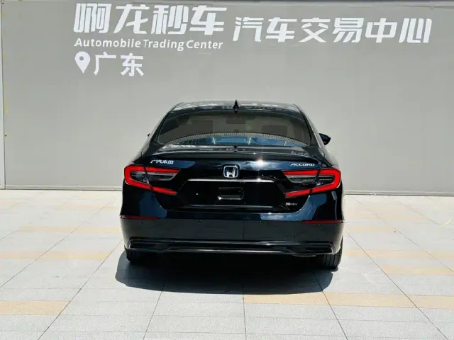 Honda Accord — Фото автомобиля 5
