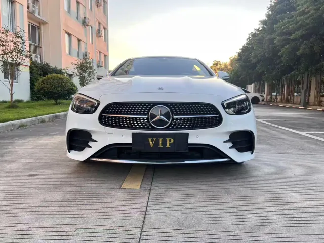 Mercedes-Benz E-Class — Фото автомобиля 2