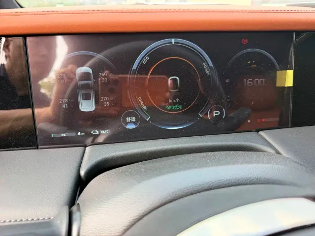 GAC Trumpchi E9 — Фото автомобиля 9