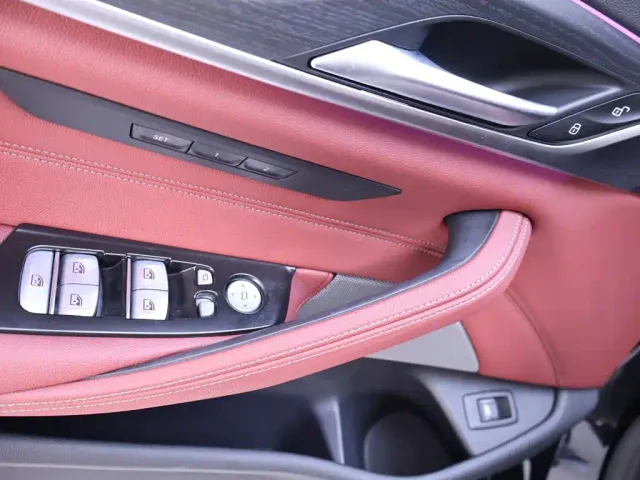 BMW 5 Series — Фото автомобиля 17
