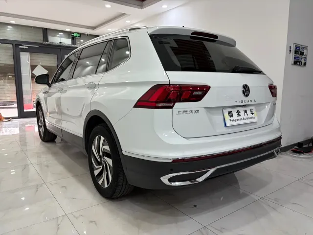 Volkswagen Tiguan L — Фото автомобиля 16