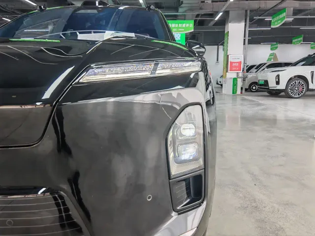 Nio ES8 — Фото автомобиля 14