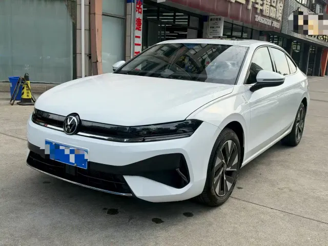 Фотография автомобиля — Volkswagen Sagitar