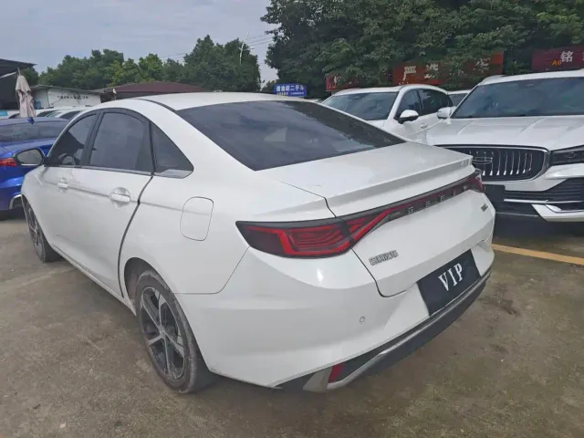 Geely Emgrand L — Фото автомобиля 9