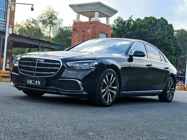 Фотография автомобиля — Mercedes-Benz S-Class