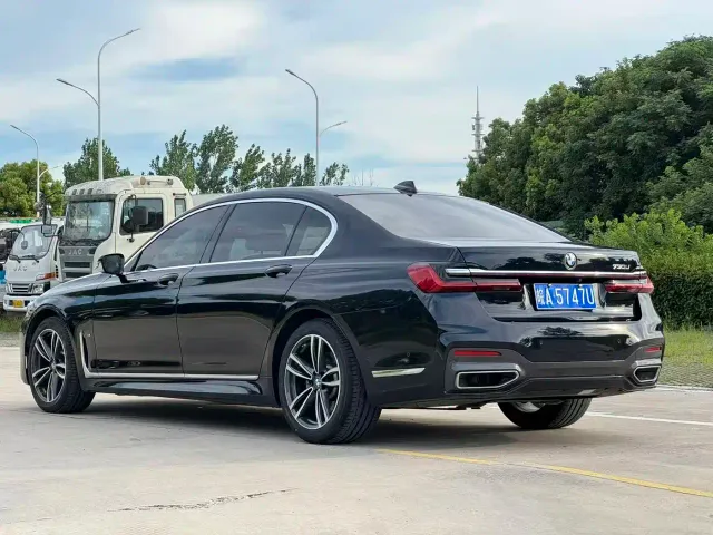 BMW 7 Series — Фото автомобиля 6