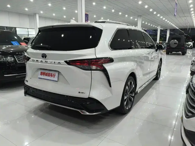 Toyota Granvia — Фото автомобиля 6