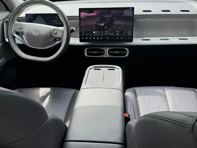 Leapmotor B10 — Фото автомобиля 11