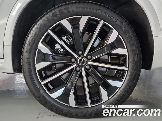 Volvo XC90 — Фото автомобиля 5