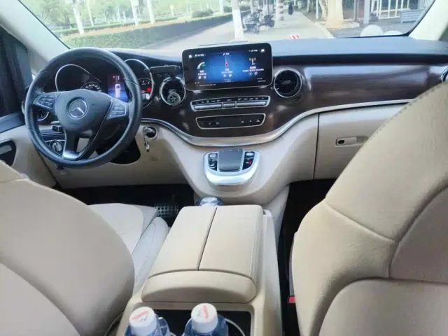 Mercedes-Benz V-Class — Фото автомобиля 12