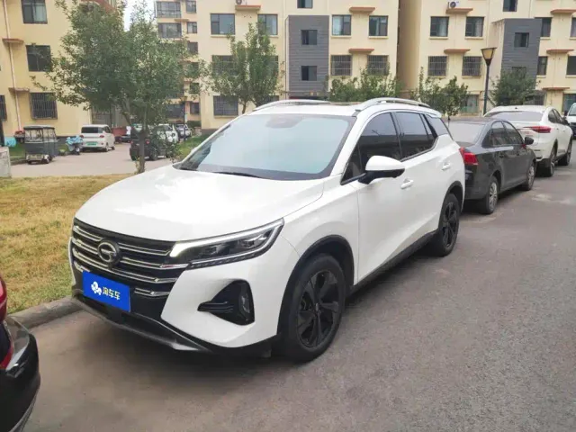Фотография автомобиля — GAC Trumpchi GS4