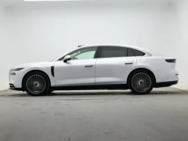 Voyah Auto VOYAH Zhuiguang L 2025 Model Chase Light L — Фото автомобиля 5