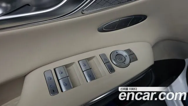 Genesis GV70 2.5T Бензин AWD — Фото автомобиля 28