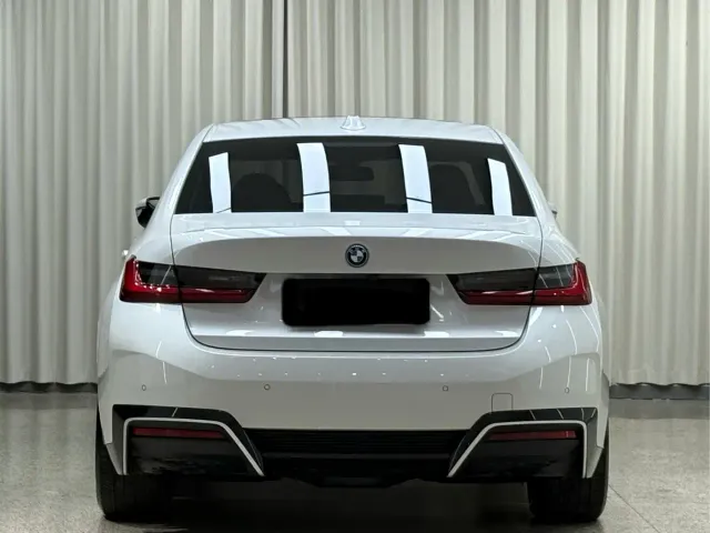 BMW i3 — Фото автомобиля 6