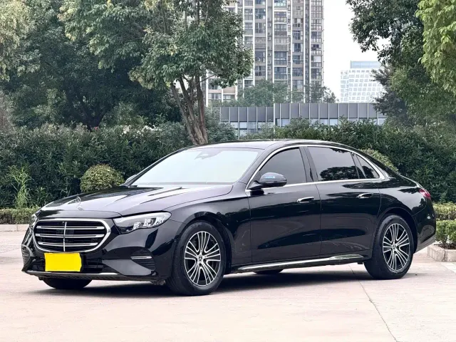 Фотография автомобиля — Mercedes-Benz E-Class