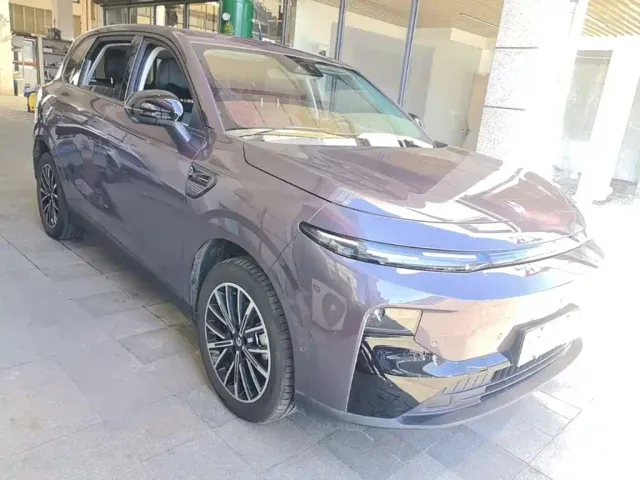 Leapmotor B10 — Фото автомобиля 21