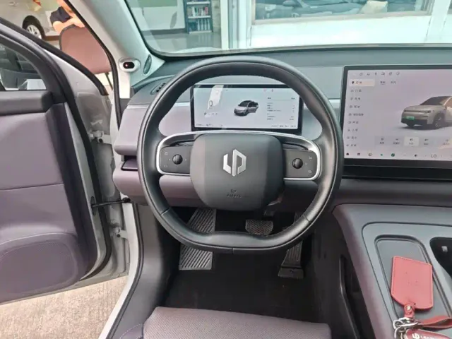 Leapmotor C10 — Фото автомобиля 10