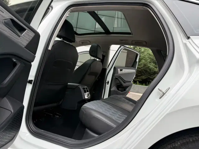 Volkswagen Sagitar — Фото автомобиля 12