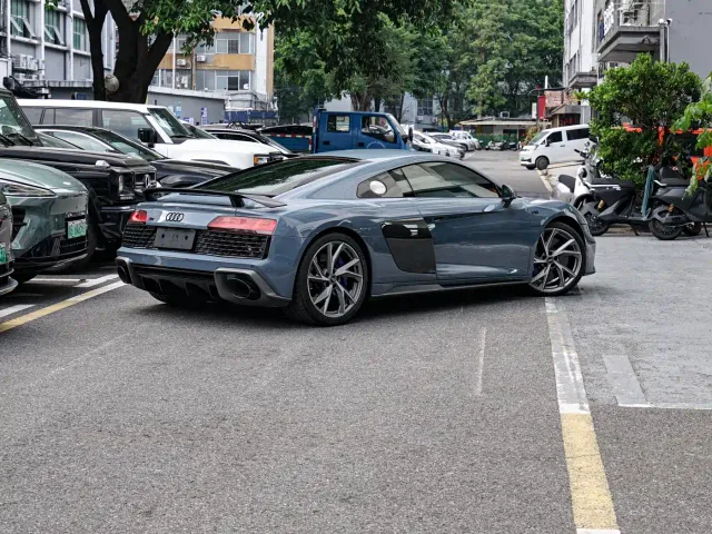 Audi R8 — Фото автомобиля 13