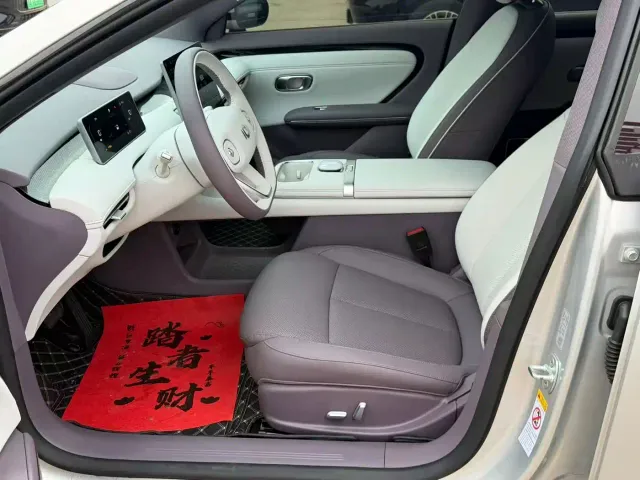 Changan Qiyuan A06 — Фото автомобиля 5