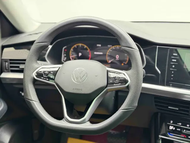 Volkswagen Passat — Фото автомобиля 11