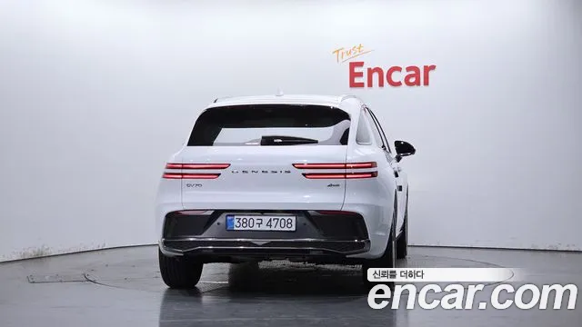 Genesis GV70 — Фото автомобиля 3