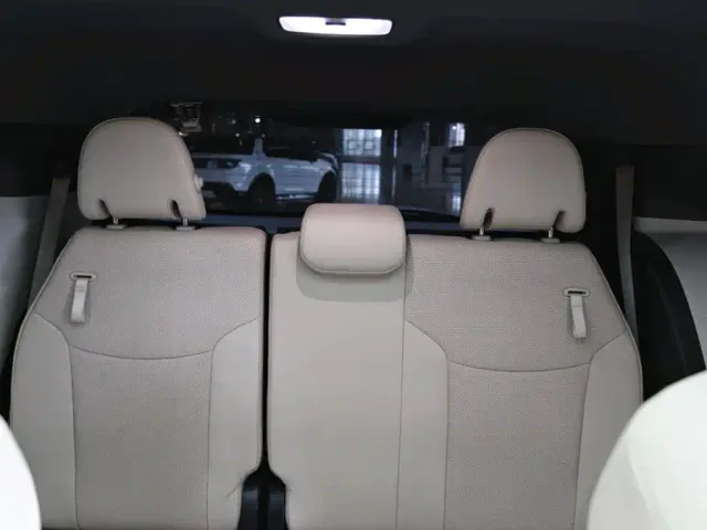 Toyota Granvia 2022 2.5L Hybrid Noble Edition — Фото автомобиля 21