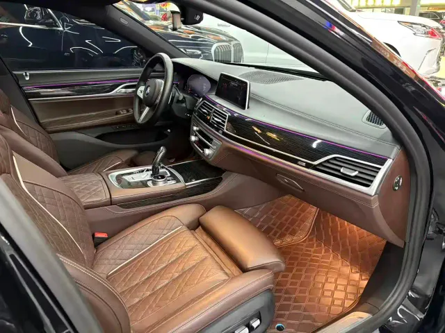 BMW 7 Series — Фото автомобиля 8