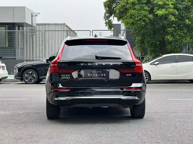 Volvo XC60 — Фото автомобиля 4