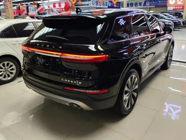 Lincoln Corsair — Фото автомобиля 3