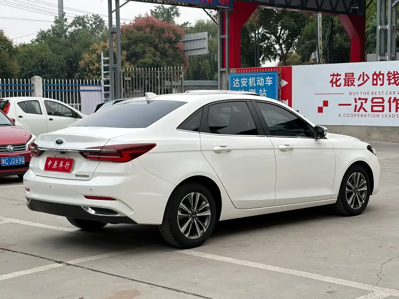 Ford Ford Escort 2021 1.5L Automatic Diamond Edition — Фото автомобиля 17
