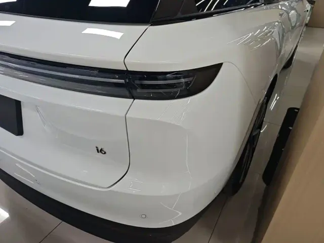Li Auto i6 — Фото автомобиля 7