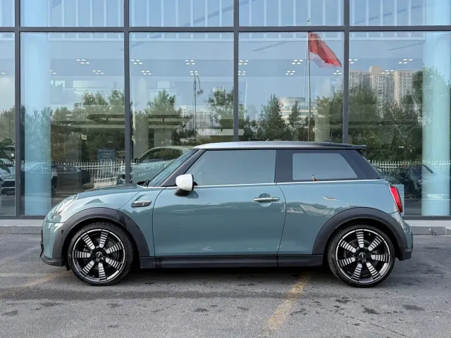 MINI MINI 2022 2.0T COOPER S The Coopers Commemorative Edition — Фото автомобиля 3