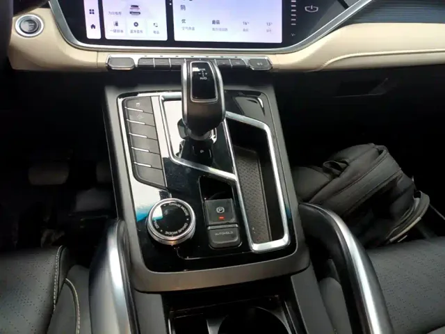 Geely Boyue — Фото автомобиля 13