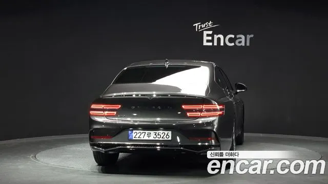 Genesis G80 Бензин 2.5 турбо 2WD — Фото автомобиля 4