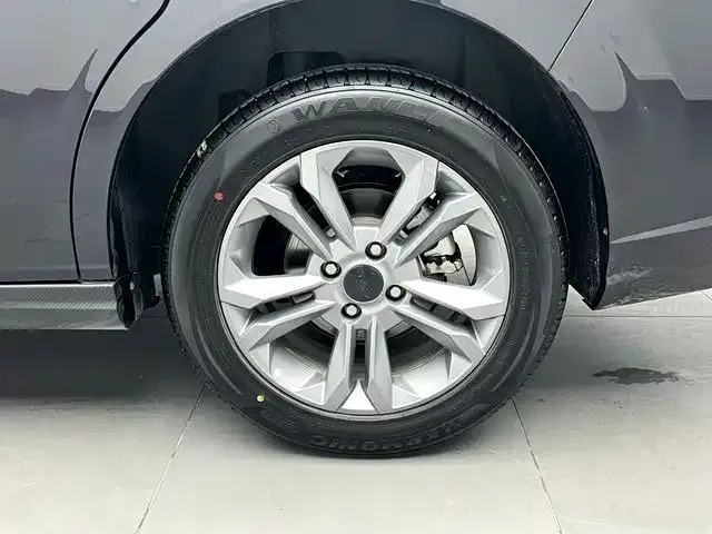 Dongfeng Yixuan — Фото автомобиля 19
