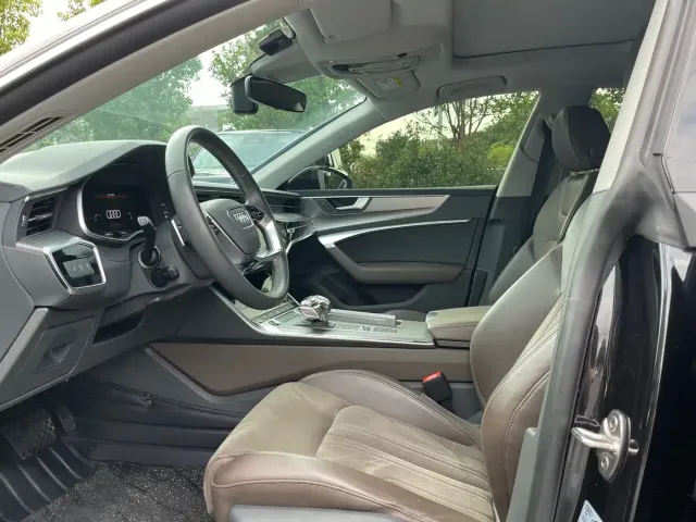 Audi A7L — Фото автомобиля 5