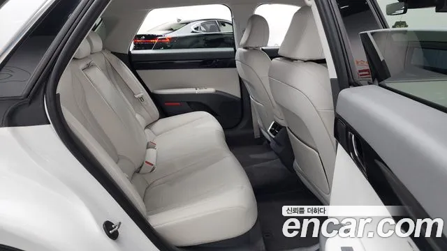 Hyundai Grandeur GN7 — Фото автомобиля 17