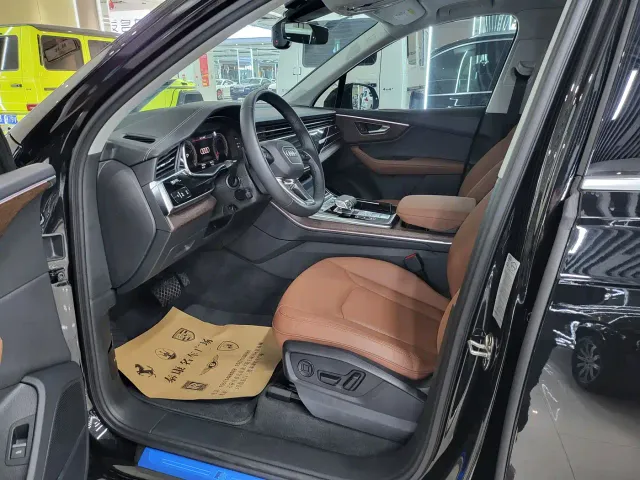 Audi Q7 — Фото автомобиля 4