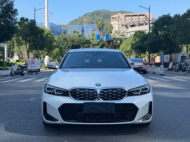 BMW 3 Series — Фото автомобиля 2
