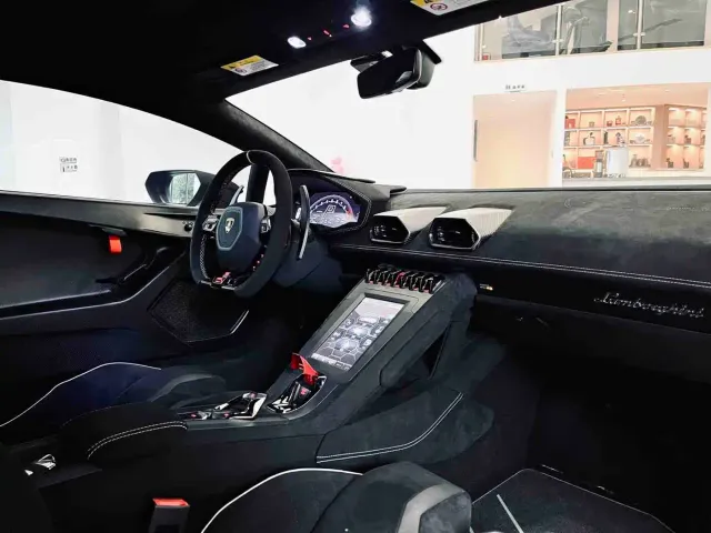 Lamborghini Huracan — Фото автомобиля 5